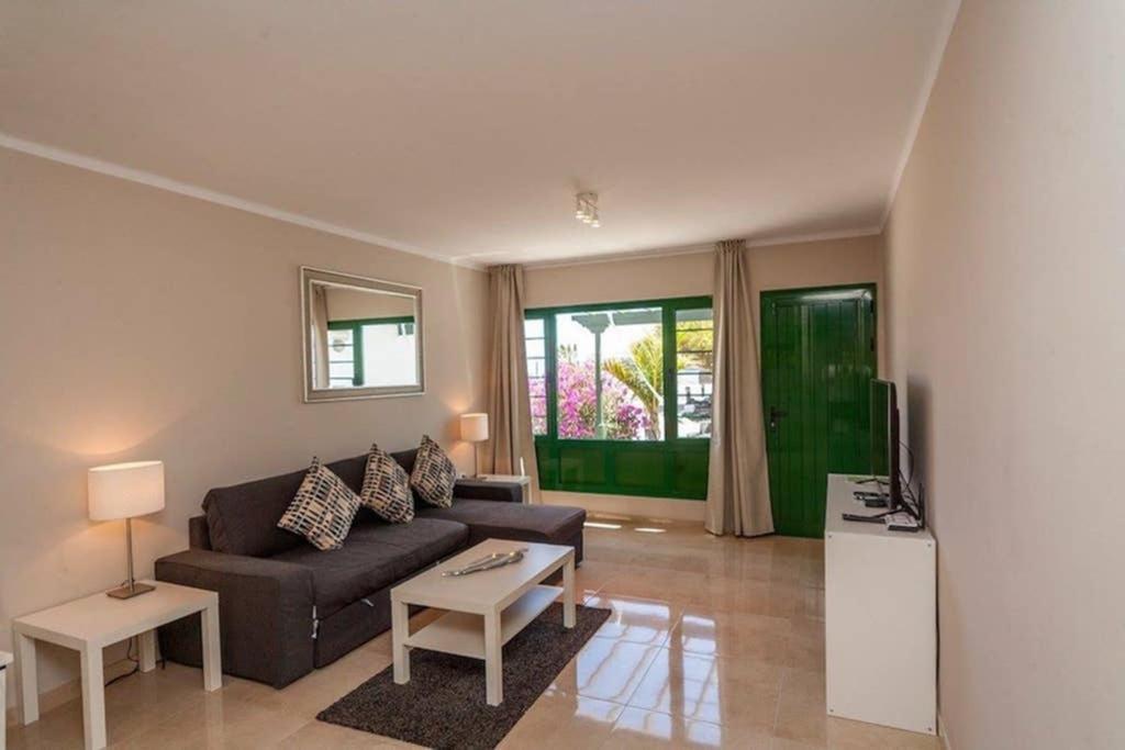 Bandama 14! 2 Bedroom Newly Renovated Bungalow, Los Pocillos, Puerto Del Carmen. Puerto del Carmen  Exterior photo